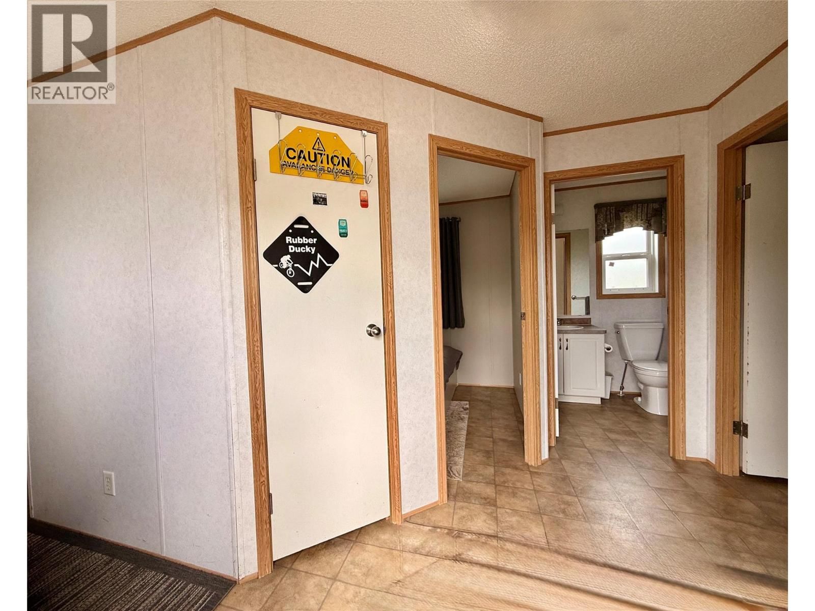 31 2011 3 Highway property photo