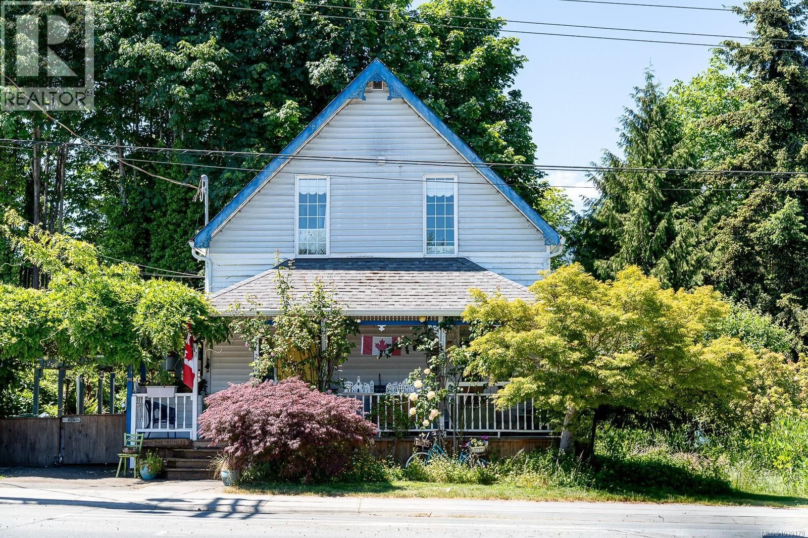 9712 Chemainus Road property photo
