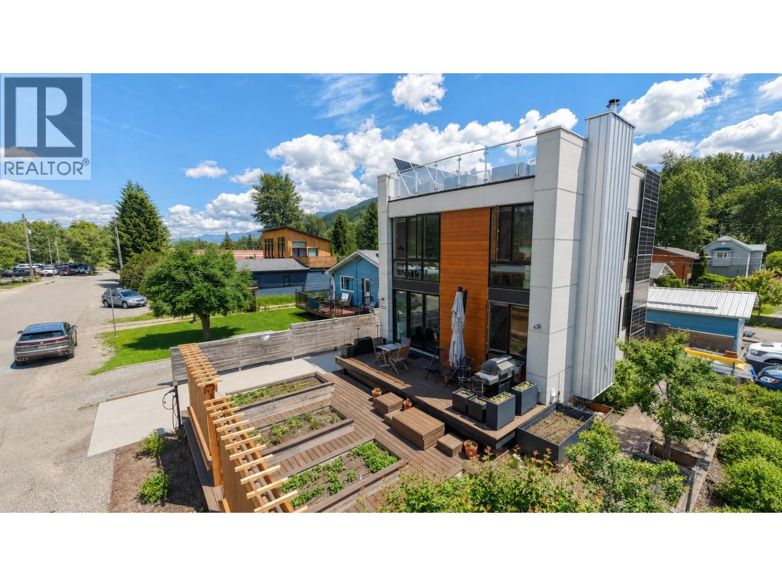 1502 2nd Avenue property photo