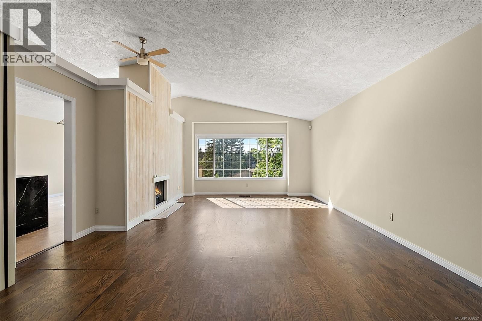 32 901 Kentwood Lane property photo
