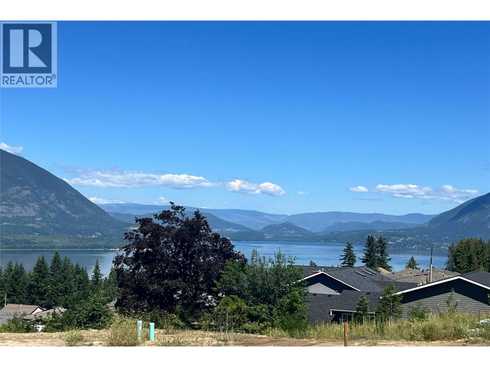 1181 16 Avenue Southeast, Salmon Arm, British Columbia V1E 2R5
