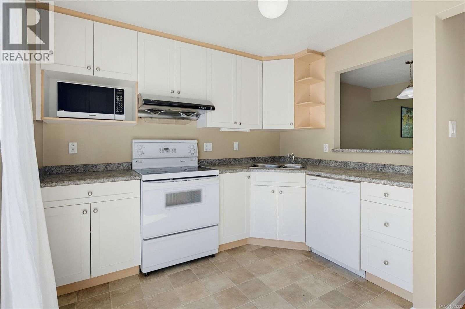 59 3987 Gordon Head Road property photo