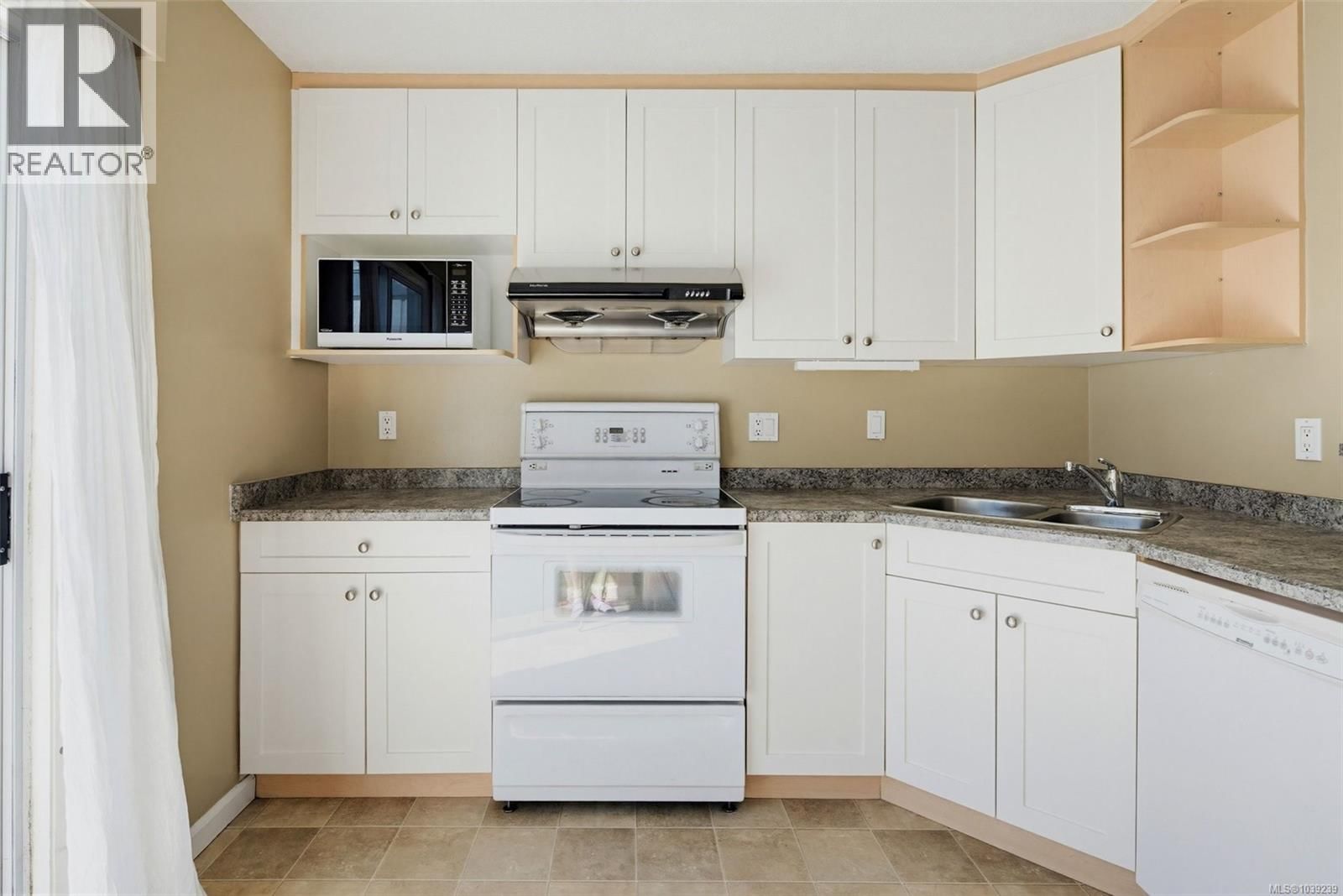 59 3987 Gordon Head Road property photo