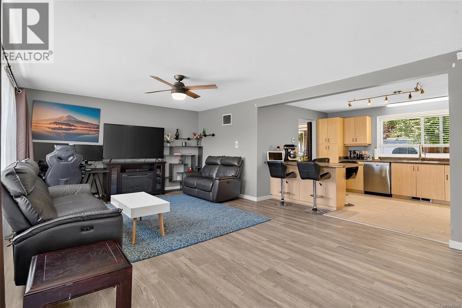 375 Temple Street property photo