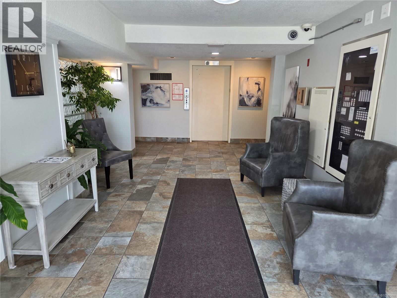 603 220 Townsite Road property photo
