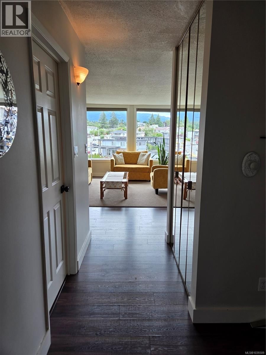603 220 Townsite Road property photo
