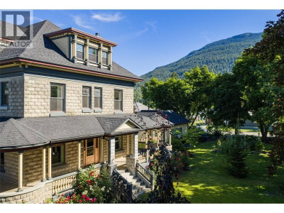 805 & 815 Mackenzie Avenue | Revelstoke British Columbia | Slide Image Six