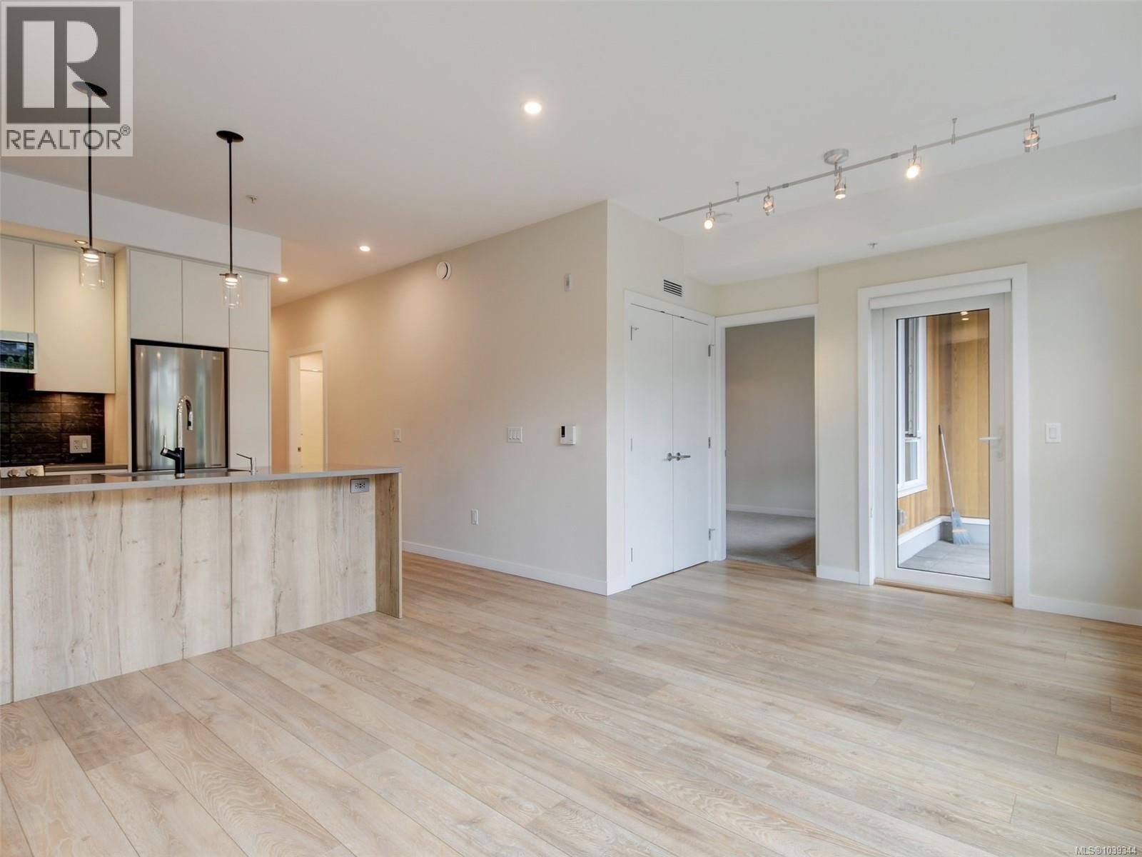 101 1588 North Dairy Road property photo