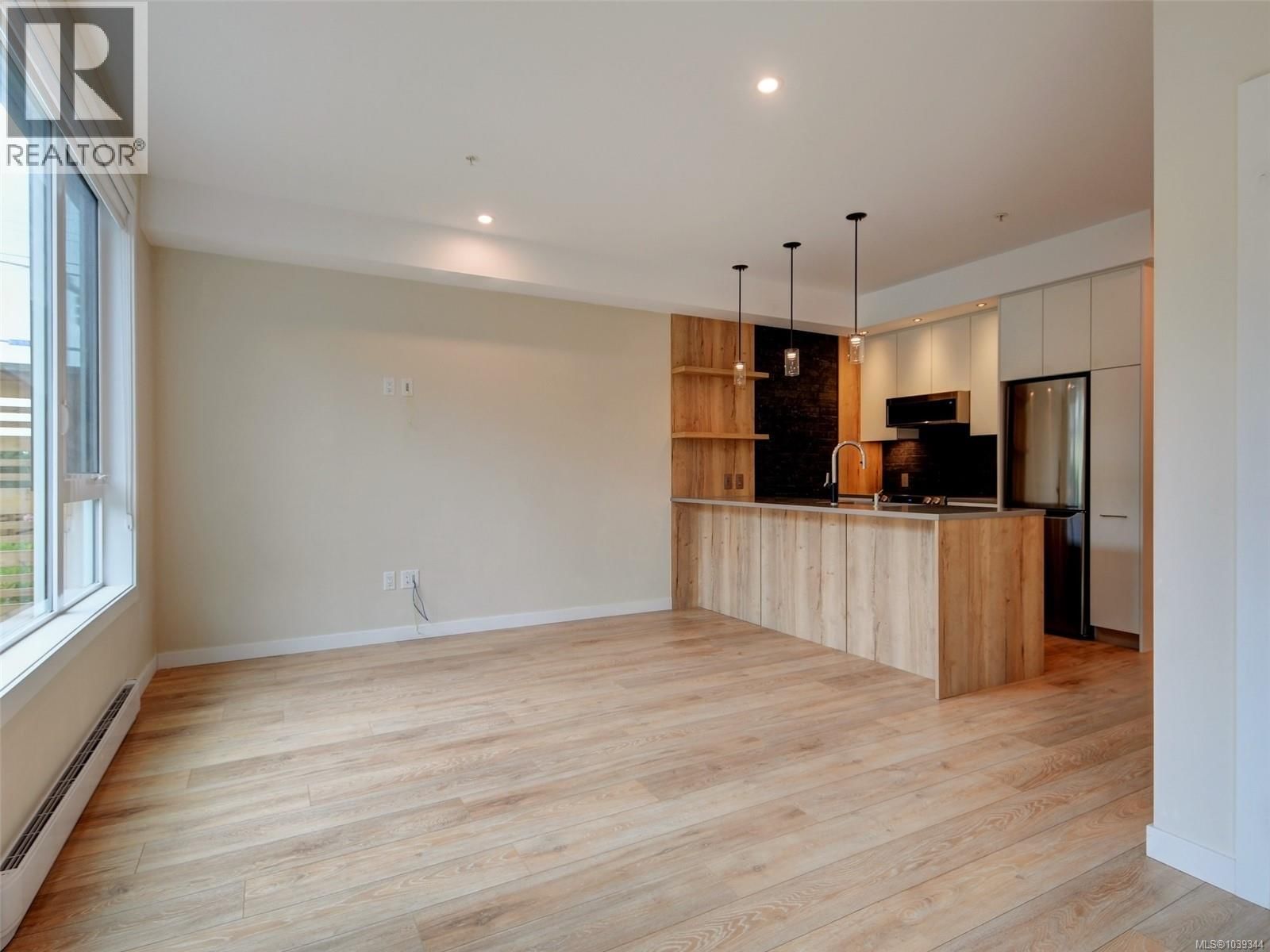 101 1588 North Dairy Road property photo