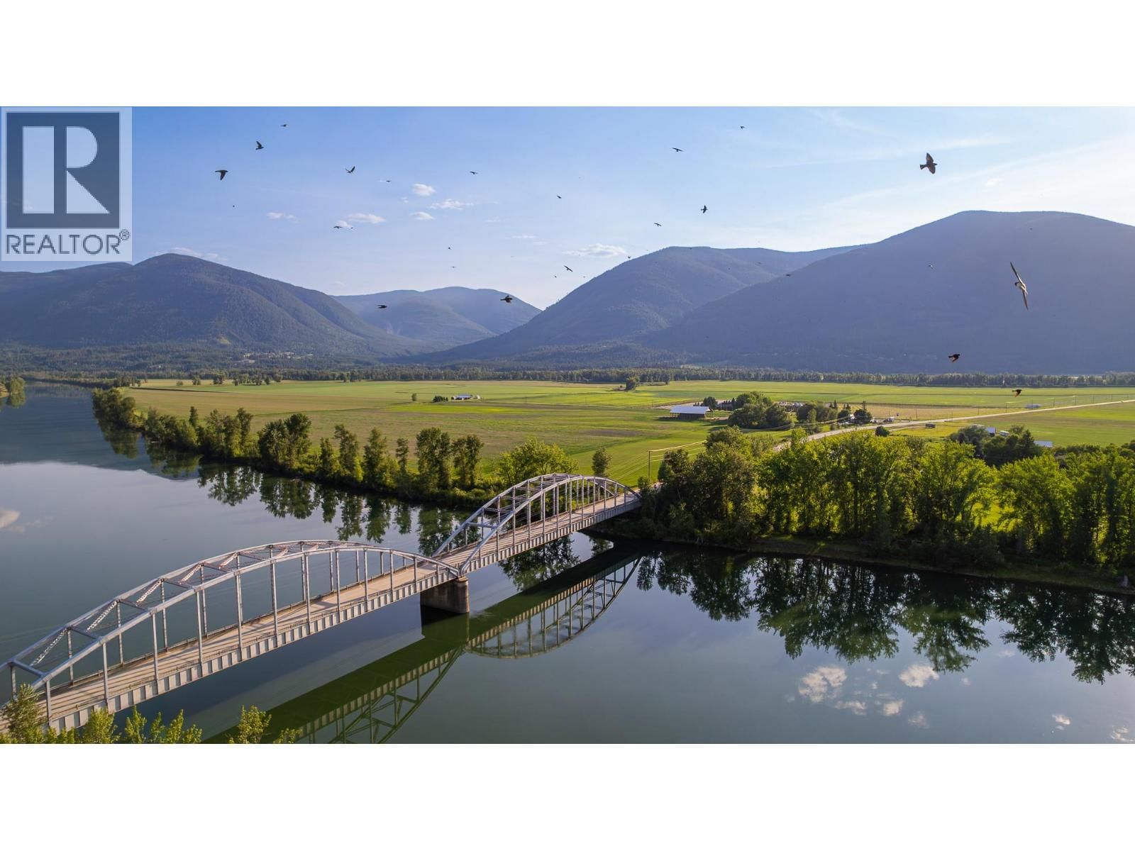 1680 NICKS ISLAND N Road, Creston, British Columbia V0B 1G7