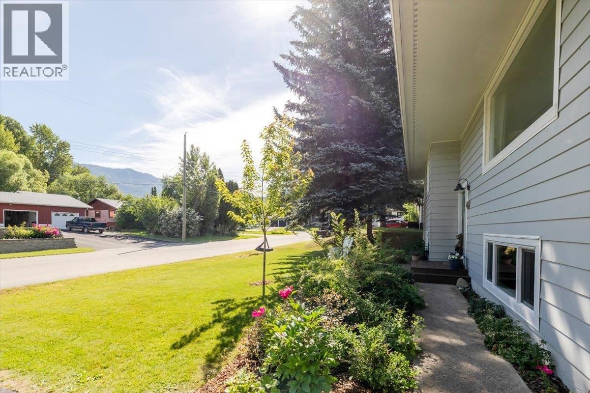 22 Elkview Crescent property photo