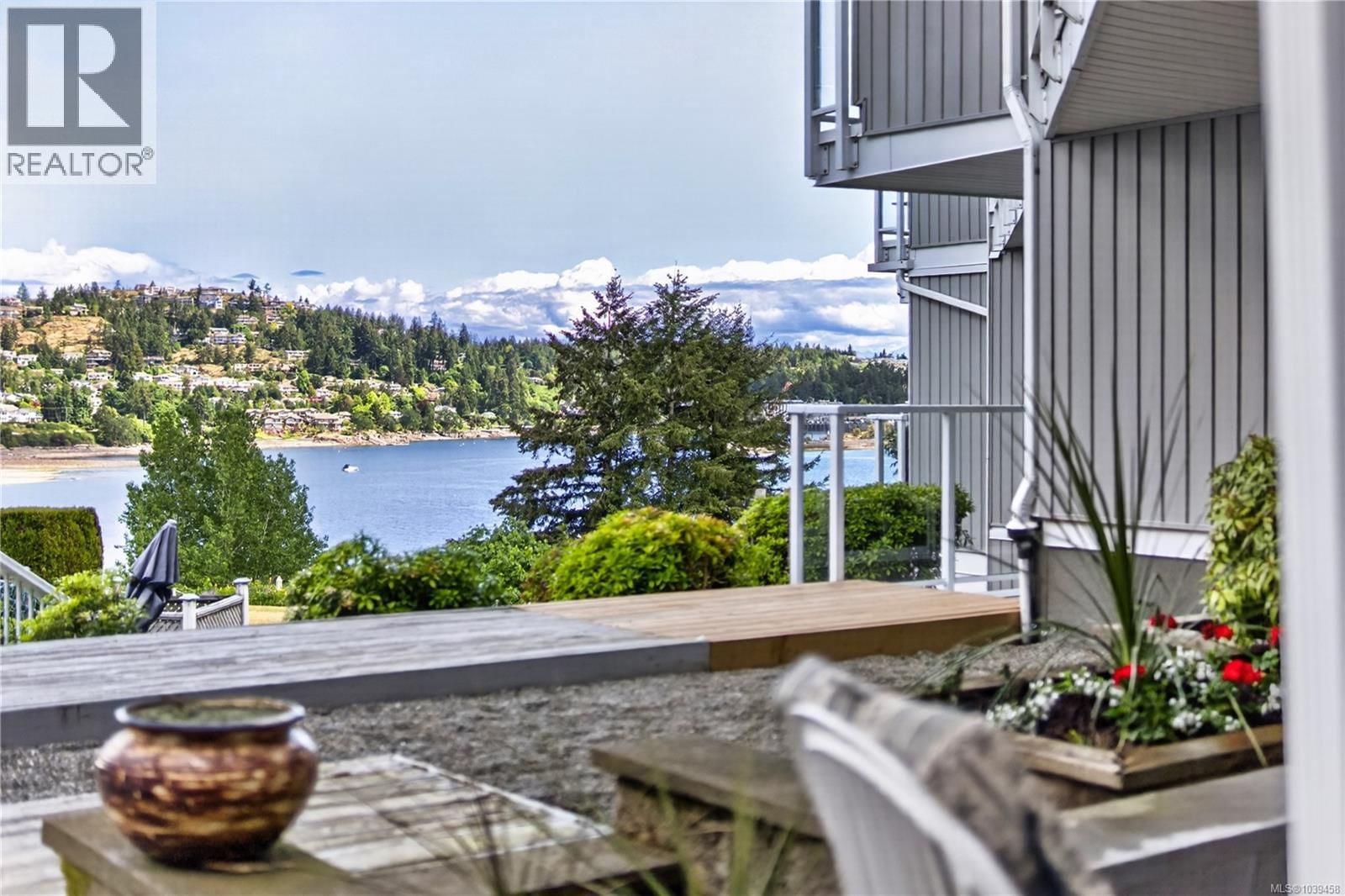 310 2560 Departure Bay Road property photo