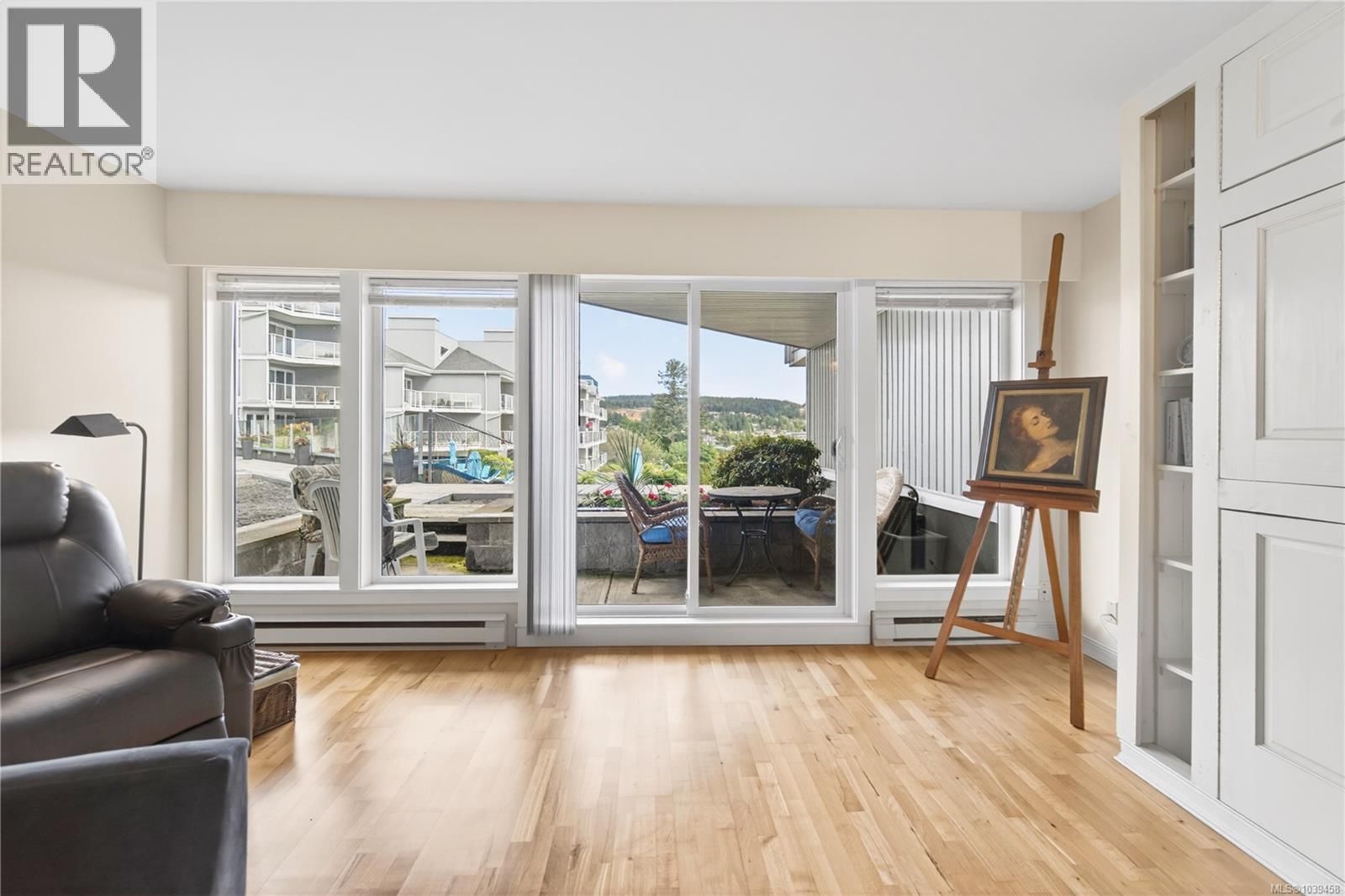 310 2560 Departure Bay Road property photo