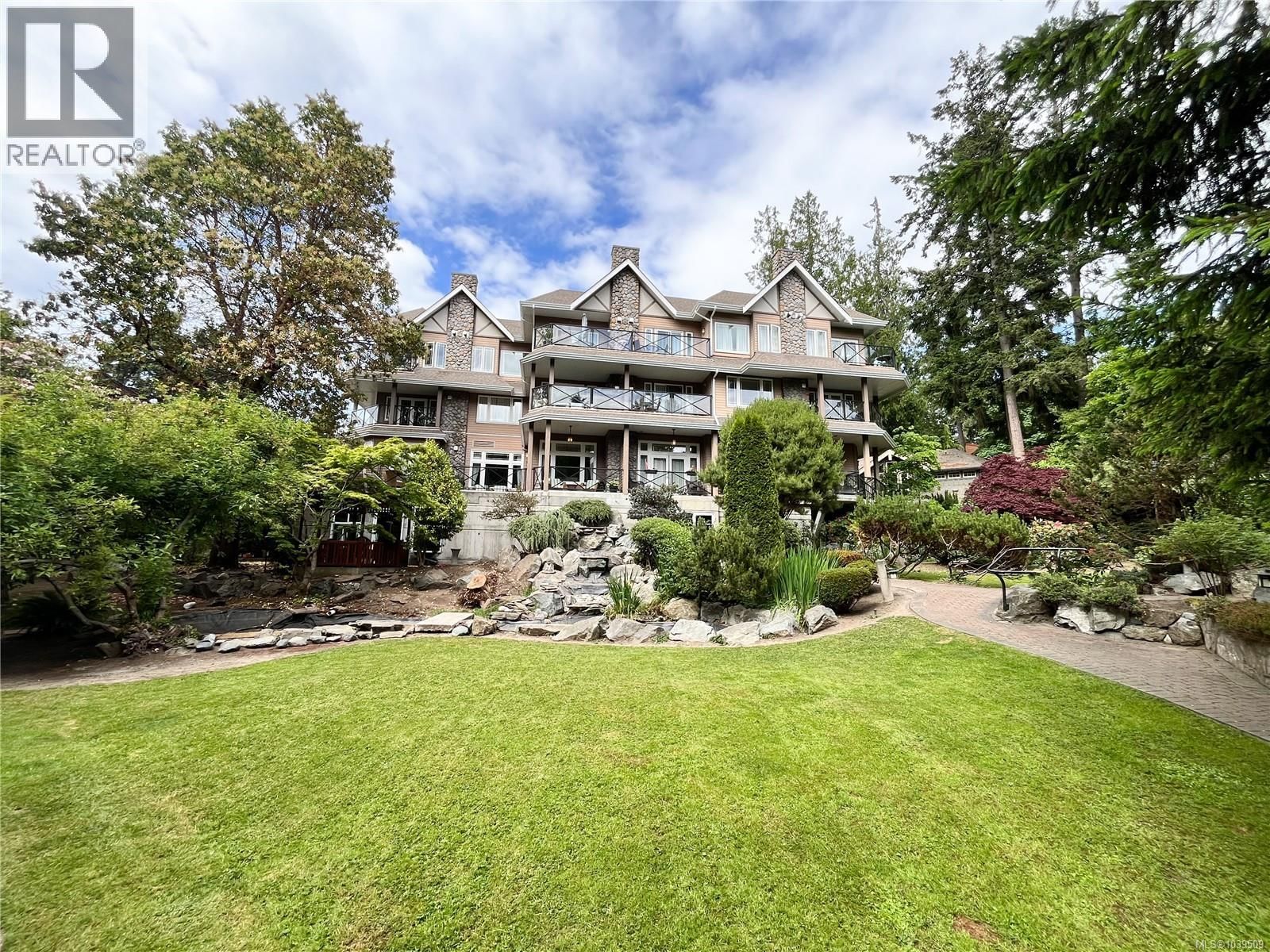 206 2326 Harbour Road
