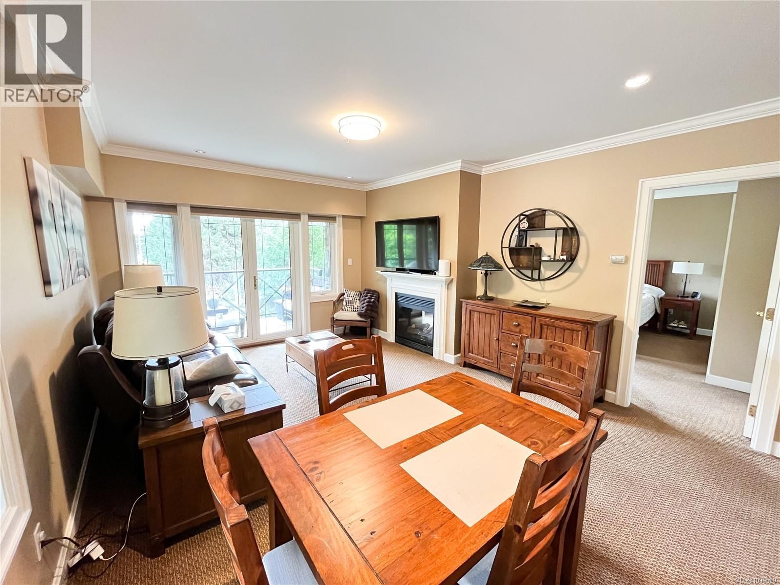 206 2326 Harbour Road property photo