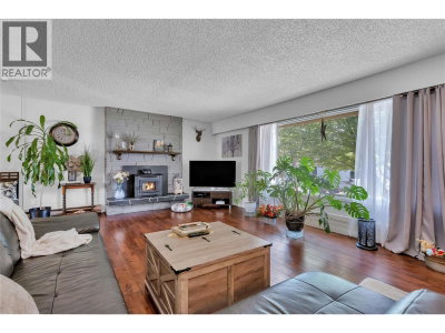 3259 St Amand Road | Kelowna British Columbia | Slide Image Four