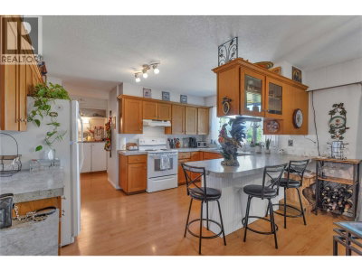 3259 St Amand Road | Kelowna British Columbia | Slide Image Nine