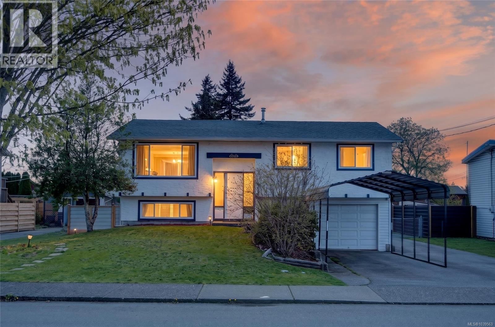 1130 21st Street, Courtenay, British Columbia V9N 2B8