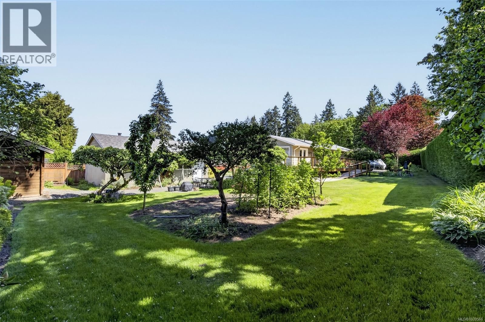 3475 Seacloud Road property photo