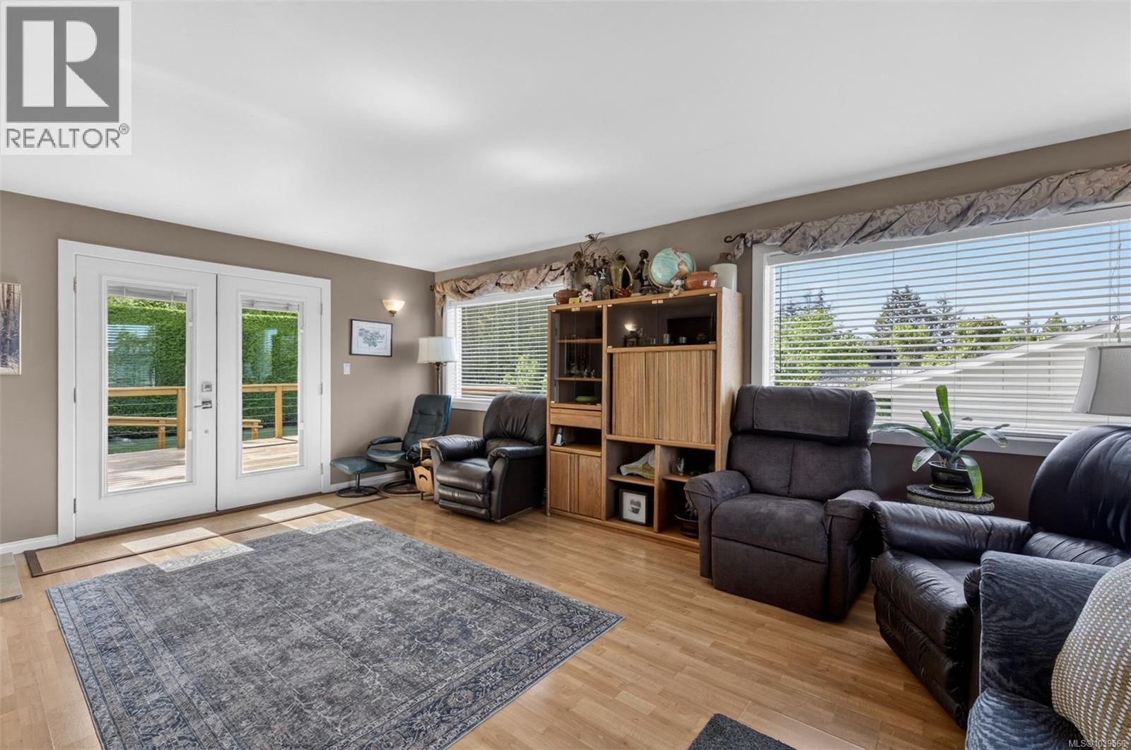 3475 Seacloud Road property photo