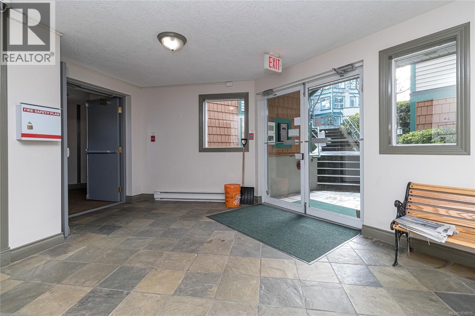 212 894 Vernon Avenue property photo