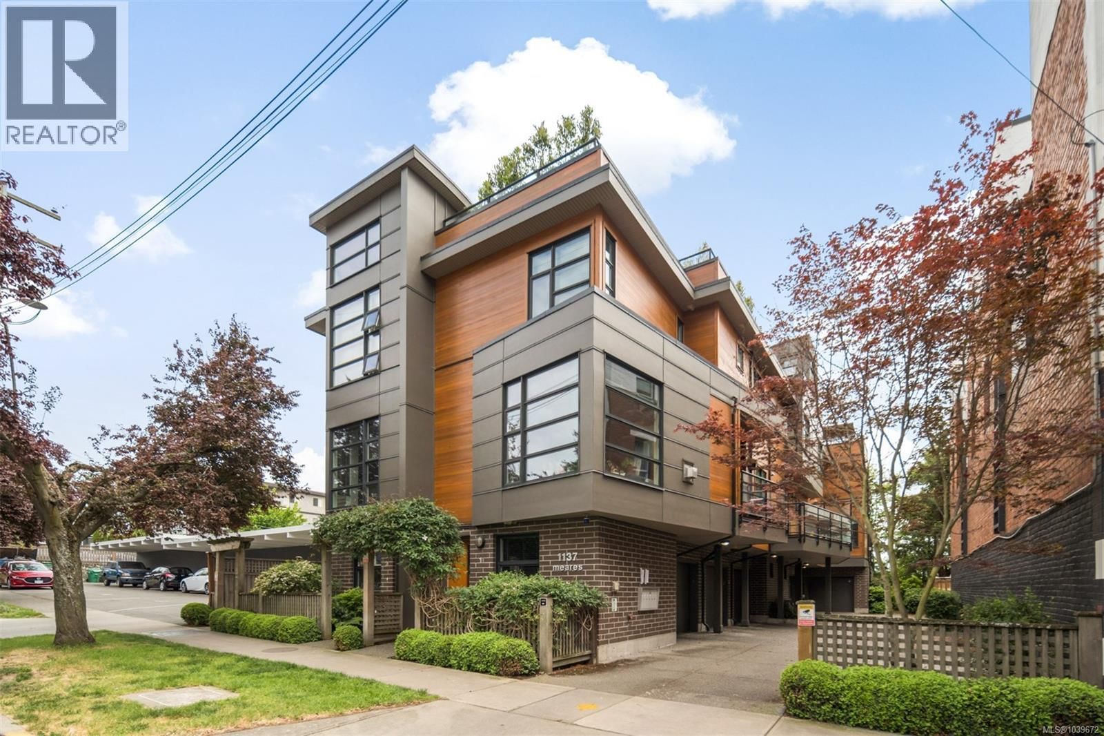 1137 Meares Street, Victoria, British Columbia V8V 3J9