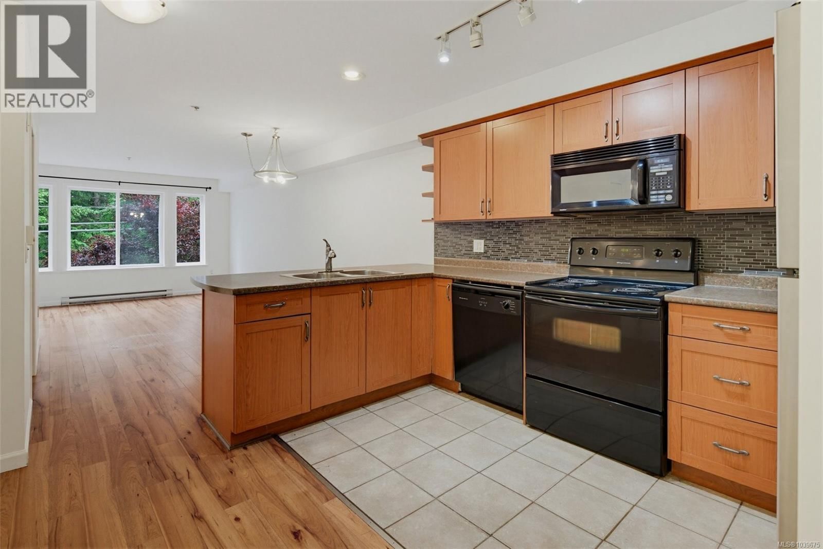 307 364 Goldstream Avenue property photo