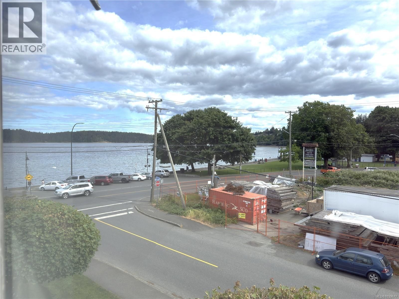 310 2815 Departure Bay Road property photo