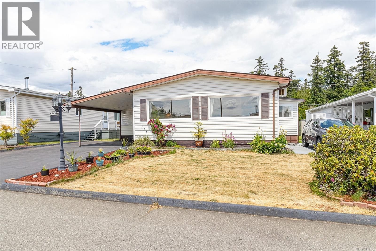 121 7701 Central Saanich Road property photo