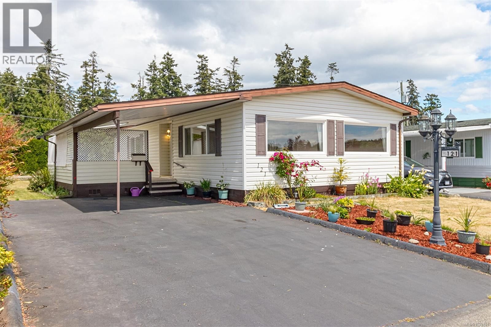 121 7701 Central Saanich Road property photo