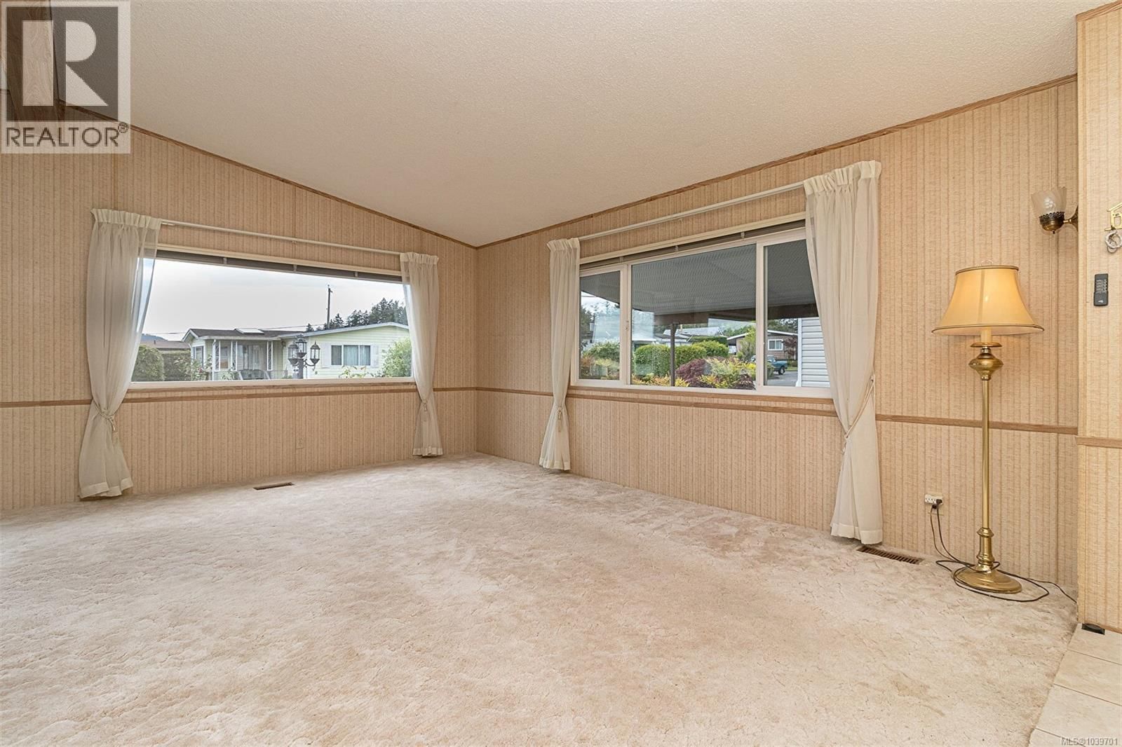121 7701 Central Saanich Road property photo
