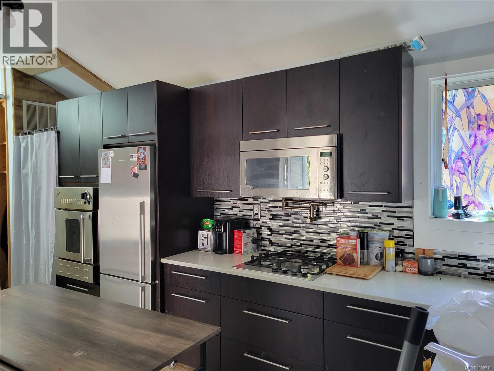 144 3042 River Road property photo