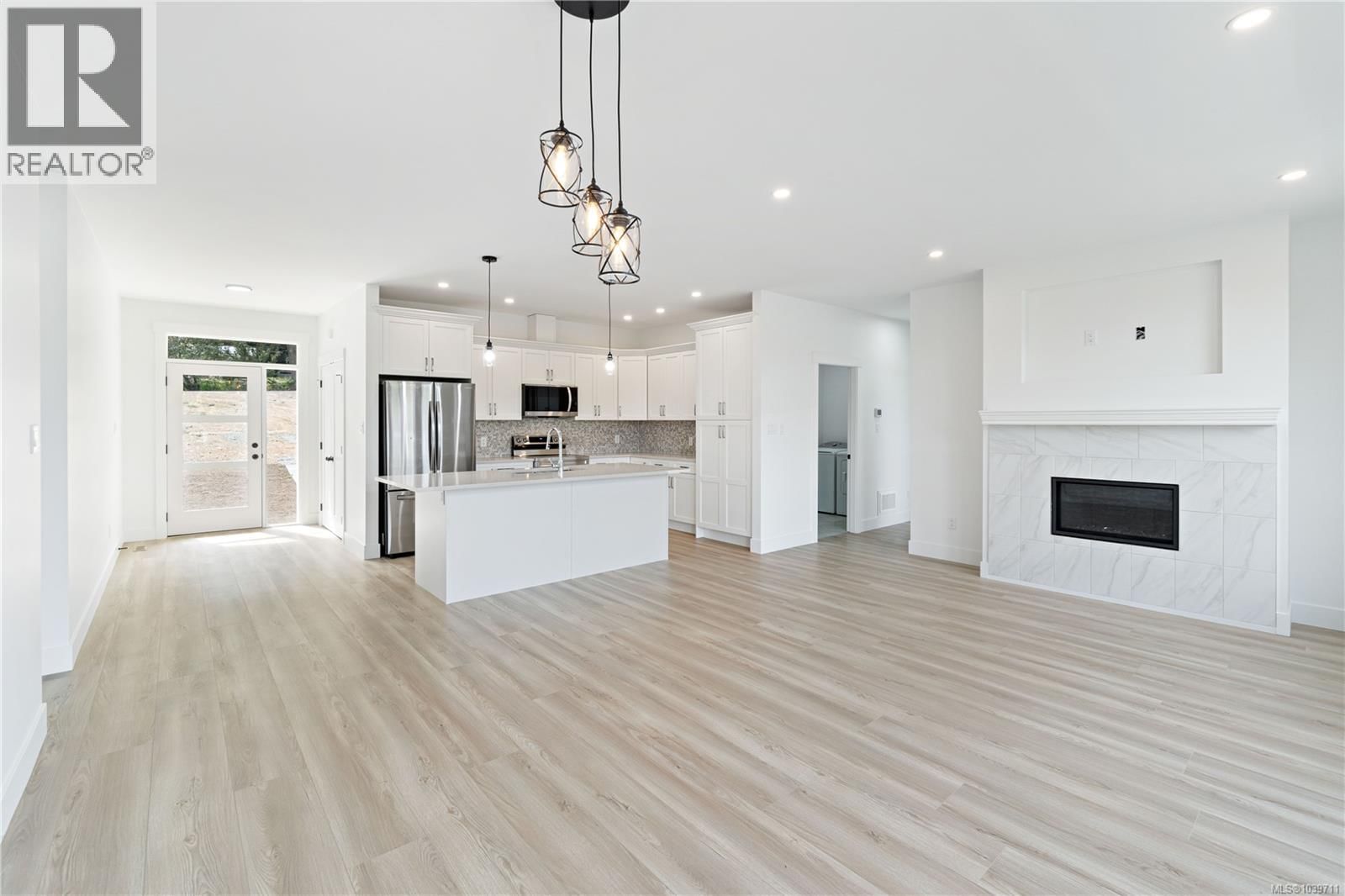 3077 Hillview Road property photo