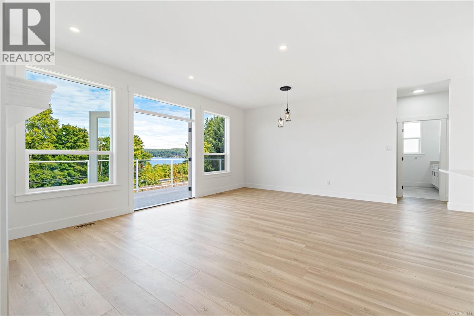 3077 Hillview Road property photo