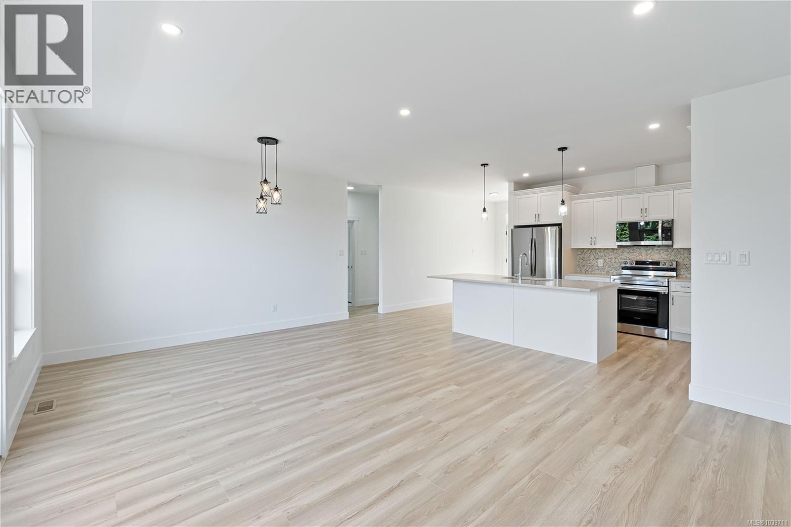 3077 Hillview Road property photo