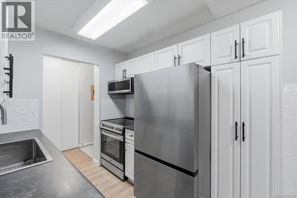 104 1600 Dufferin Crescent property photo