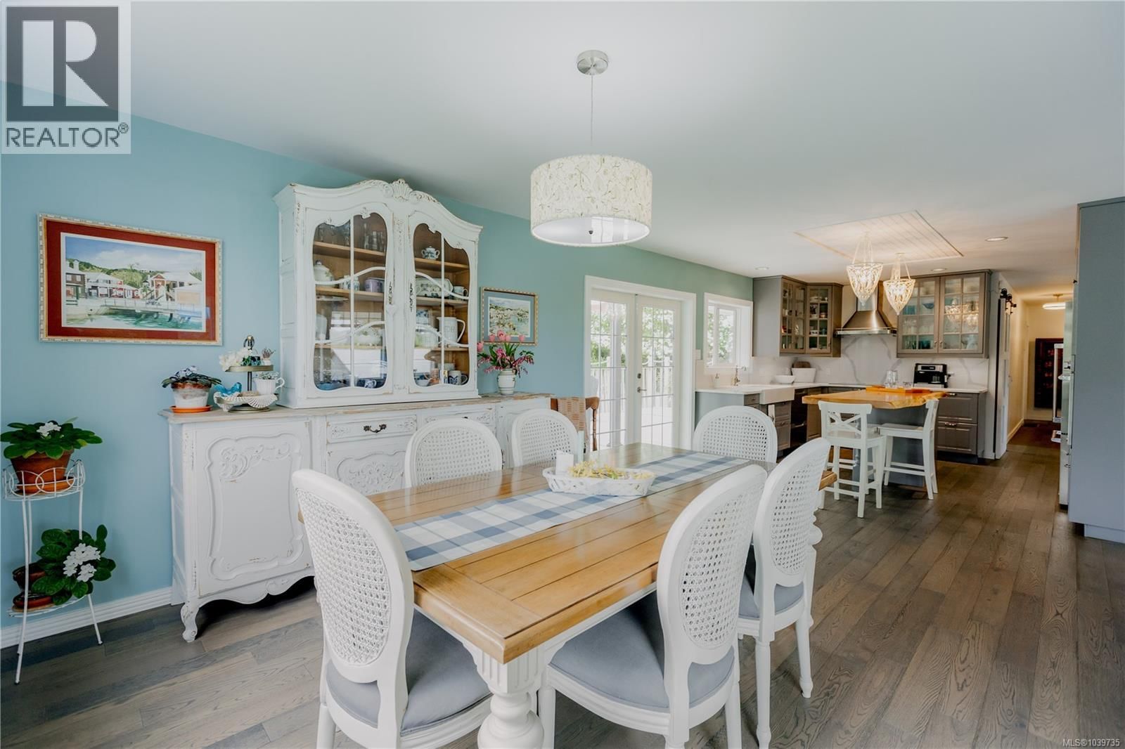 1569 Murdoch Road property photo