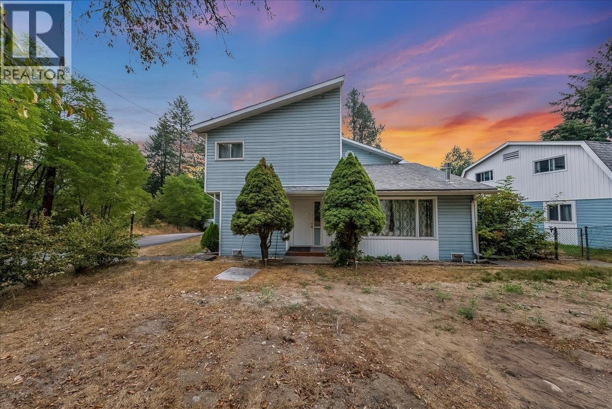 814 16TH Avenue, Genelle, British Columbia V0G 1G0