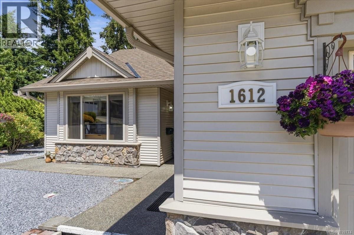 1612 Blackstone Place property photo