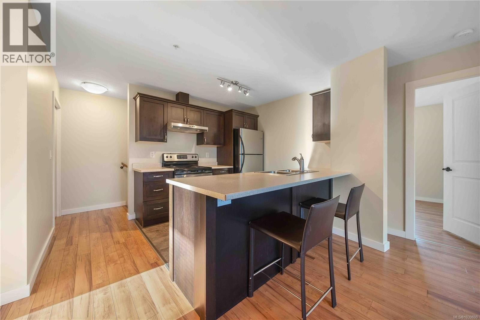 102 5281 Rutherford Road property photo