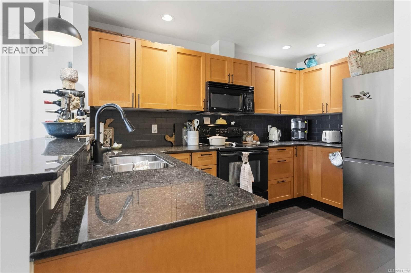 303 627 Brookside Road property photo