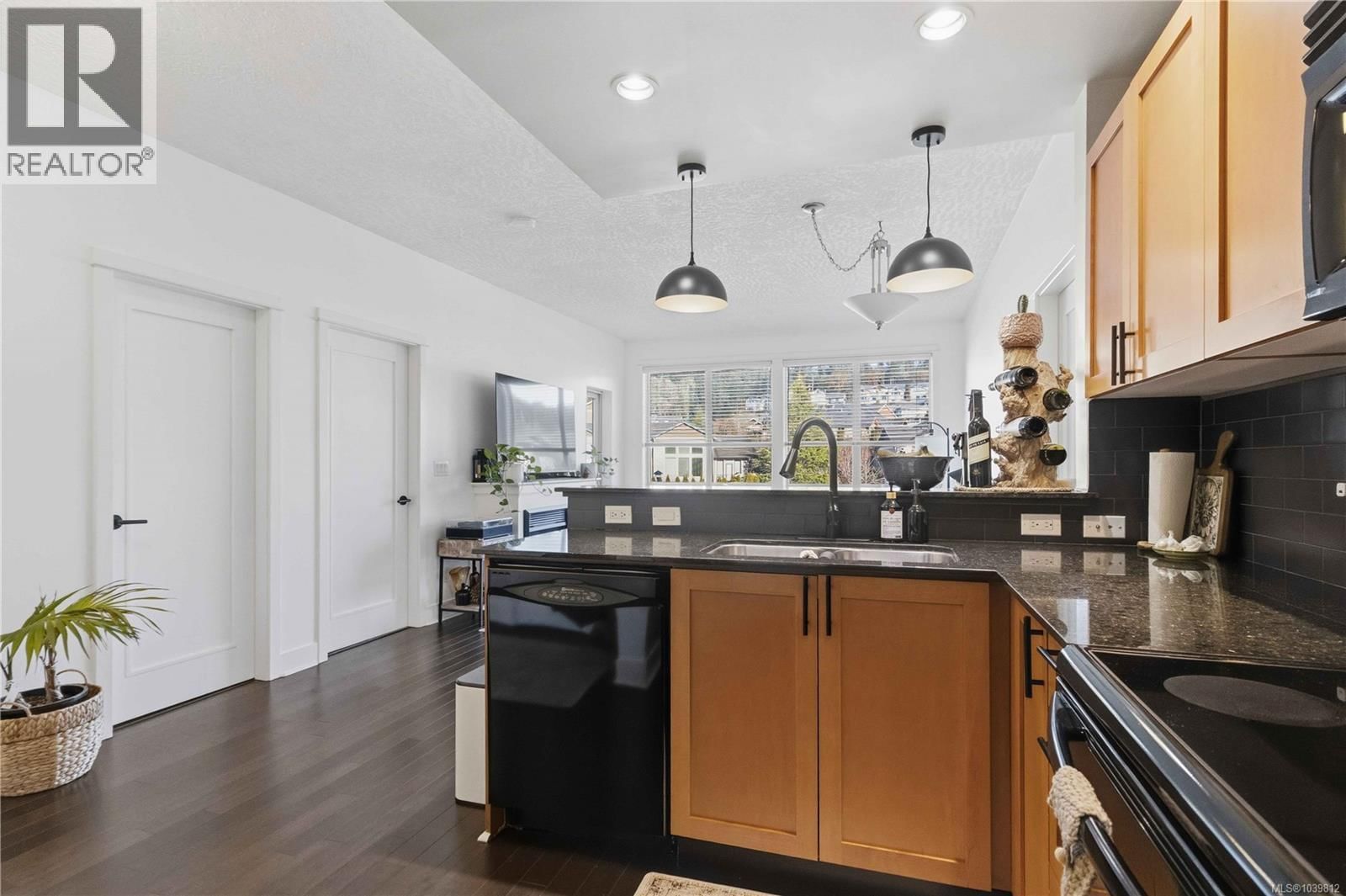 303 627 Brookside Road property photo