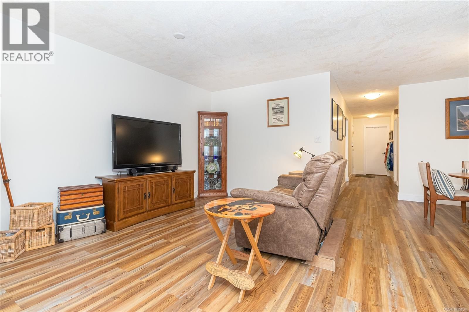 14 5110 Cordova Bay Road property photo