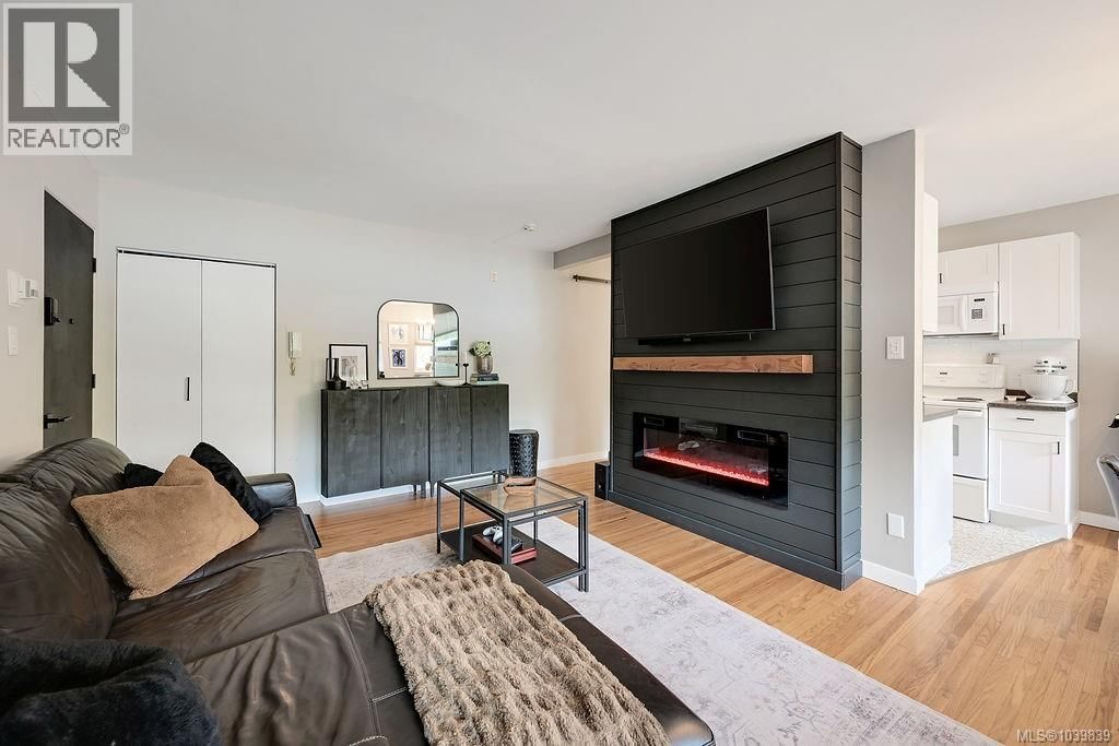 426 Burnside Road property photo