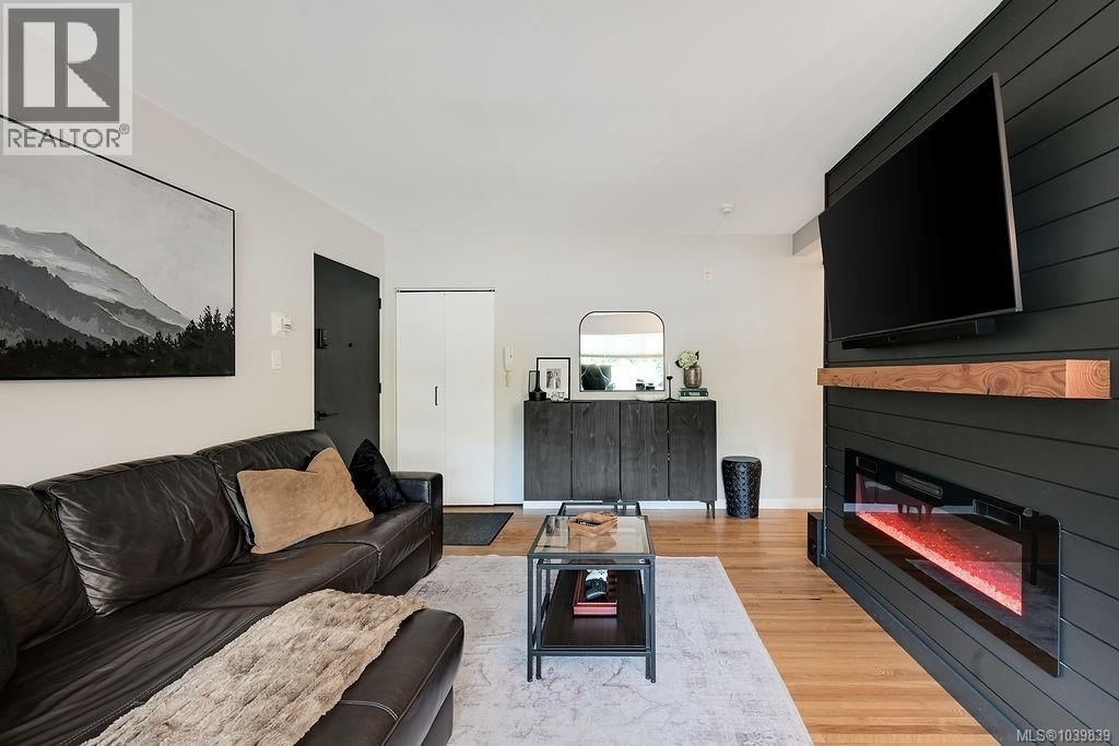 426 Burnside Road property photo