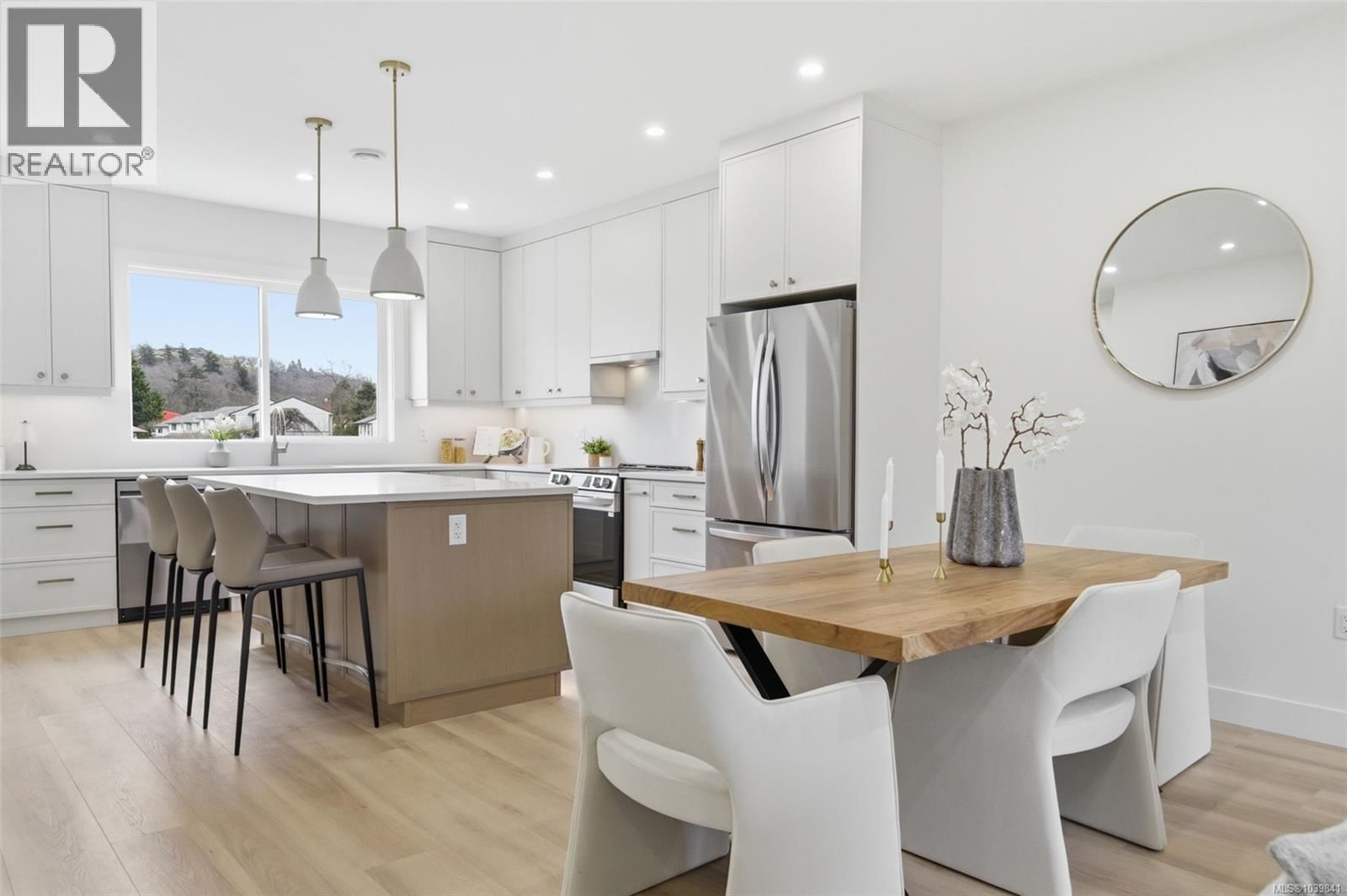 1 621 Broadway Street property photo