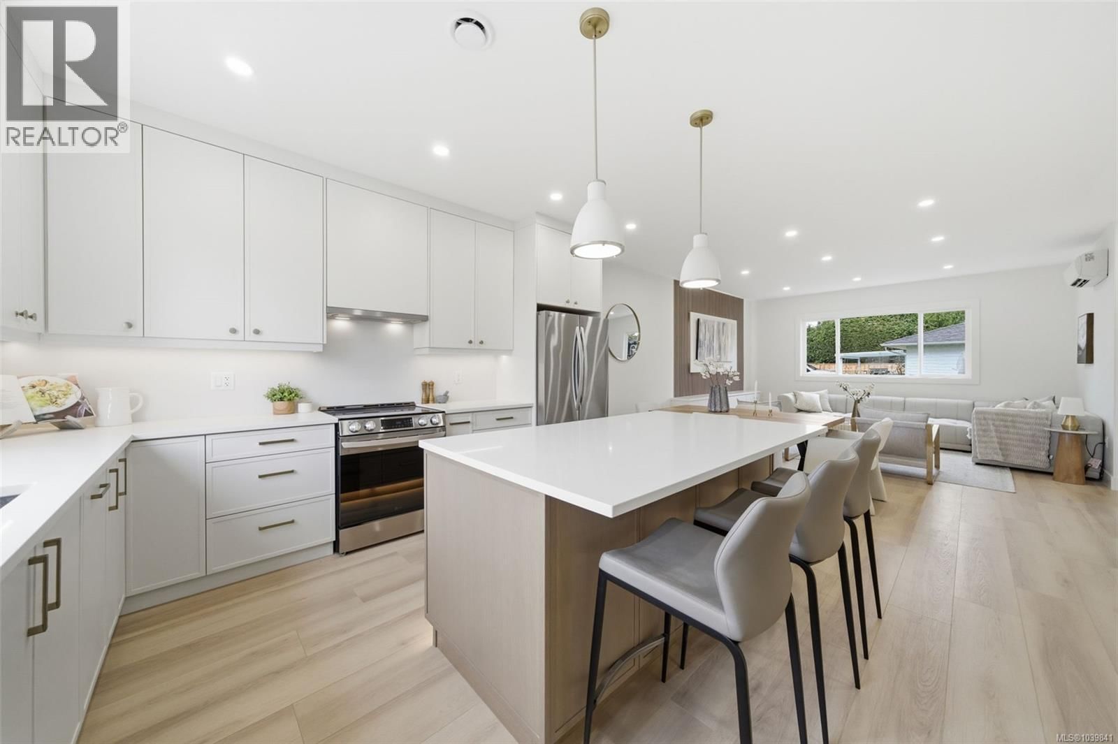 1 621 Broadway Street property photo