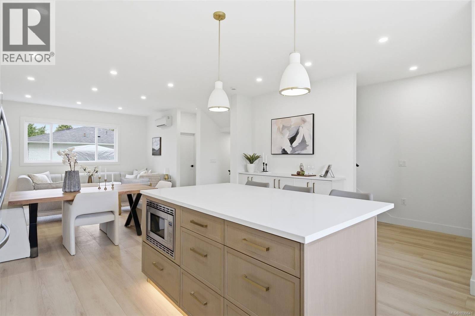 1 621 Broadway Street property photo