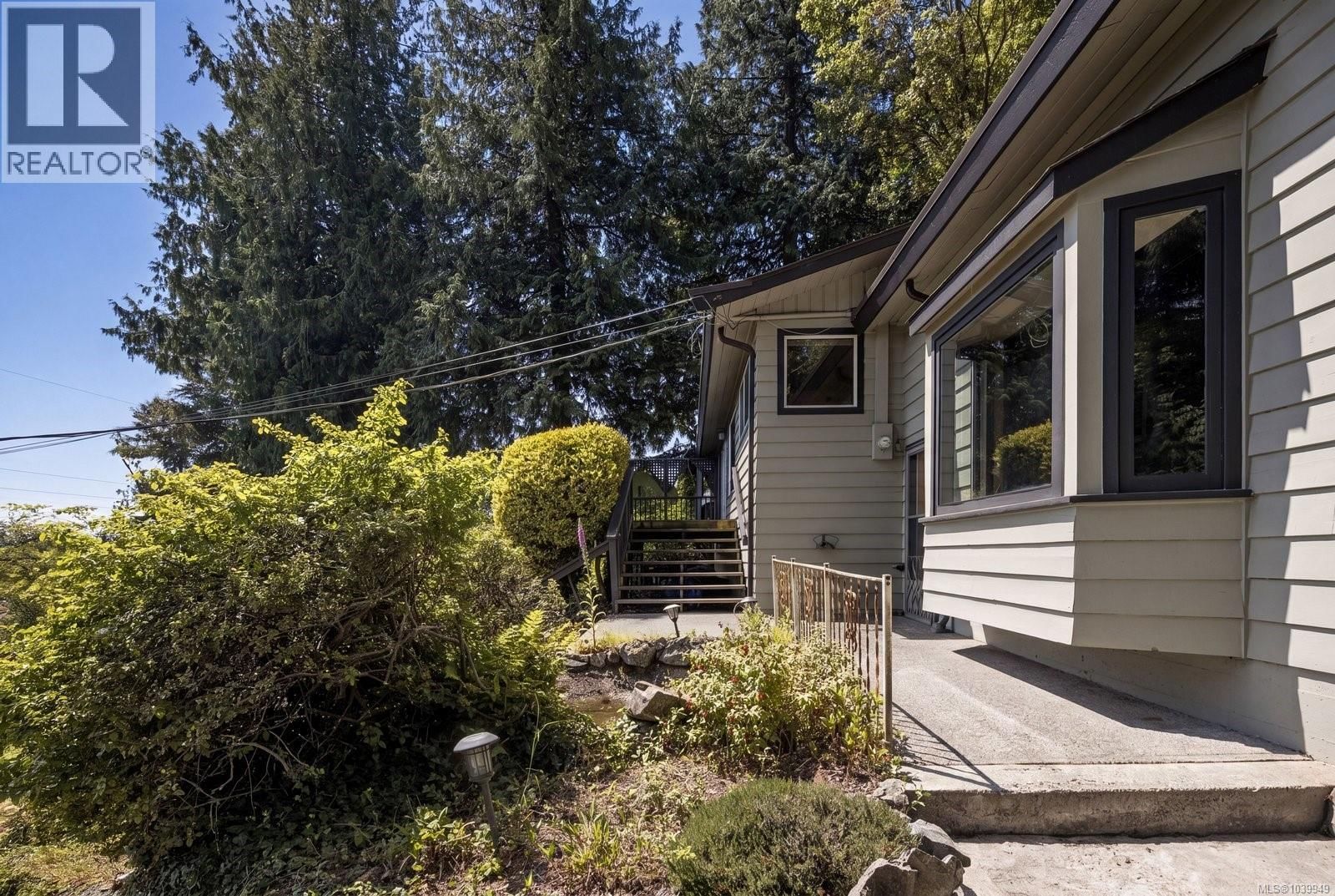 4950 Lochside Drive property photo