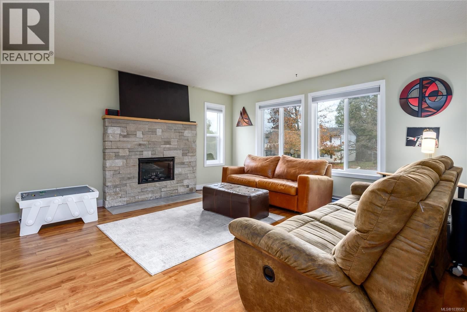 1651 Ascot Avenue property photo
